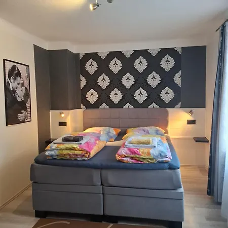 Frühstückspension Waldblick Mit Großem Parkplatz