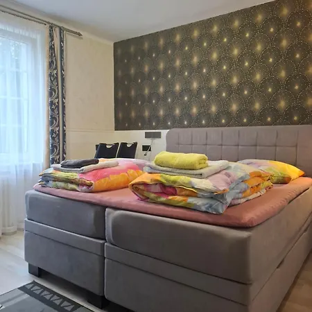 Waldblick Mit Großem Parkplatz Frühstückspension