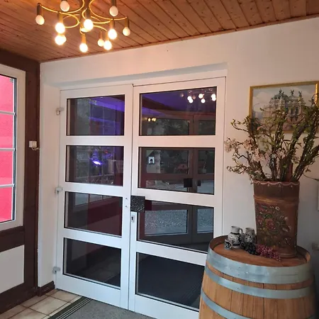 Waldblick Mit Großem Parkplatz Hagen (Arnsberg)