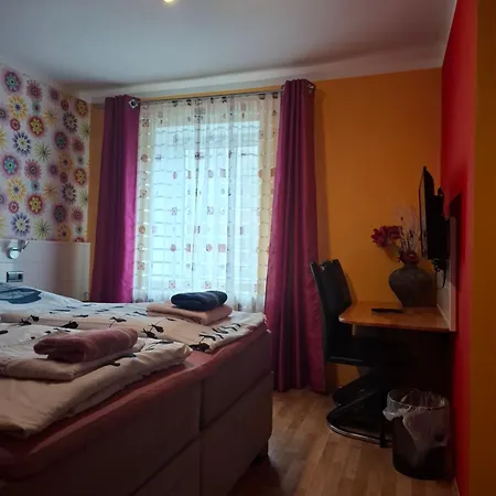 Frühstückspension Waldblick Mit Großem Parkplatz