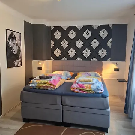 Frühstückspension Waldblick Mit Großem Parkplatz 3*