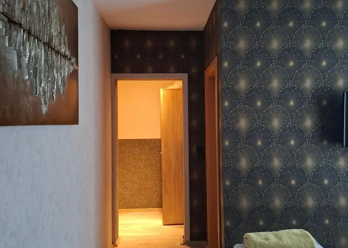 Waldblick Mit Grossem Parkplatz