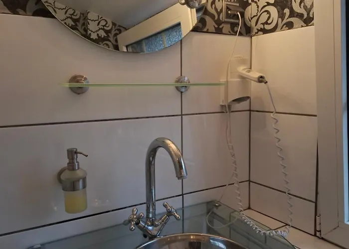 Waldblick Mit Grossem Parkplatz