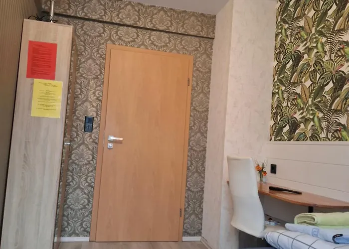 Waldblick Mit Grossem Parkplatz Bed and Breakfast Χάγη