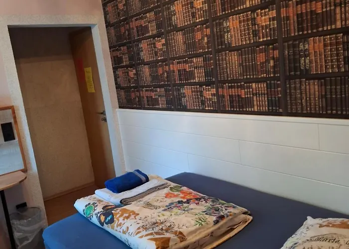 Waldblick Mit Grossem Parkplatz Bed and Breakfast Χάγη